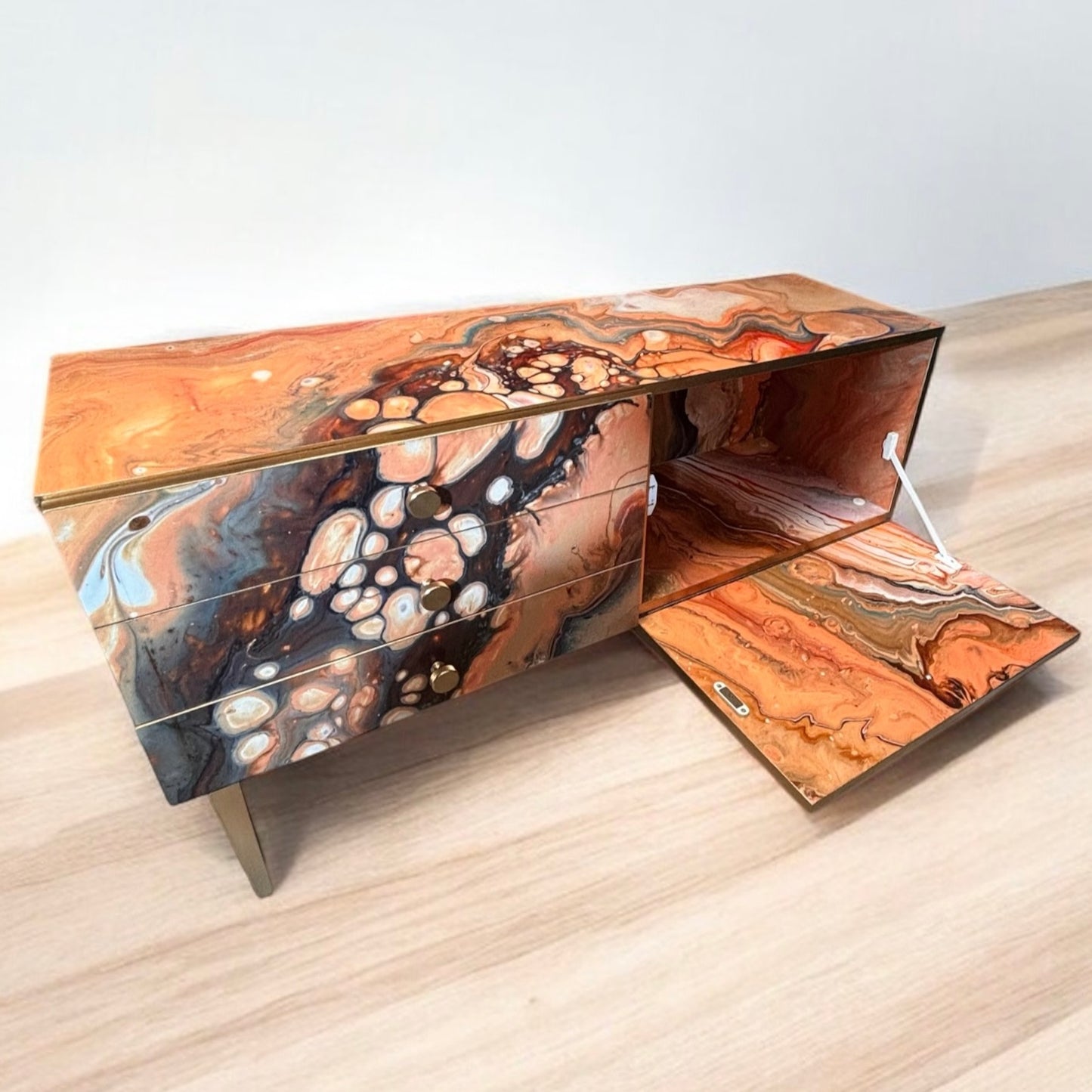 Vintage dressoir bekleed met Marble | The Vintage Vibe