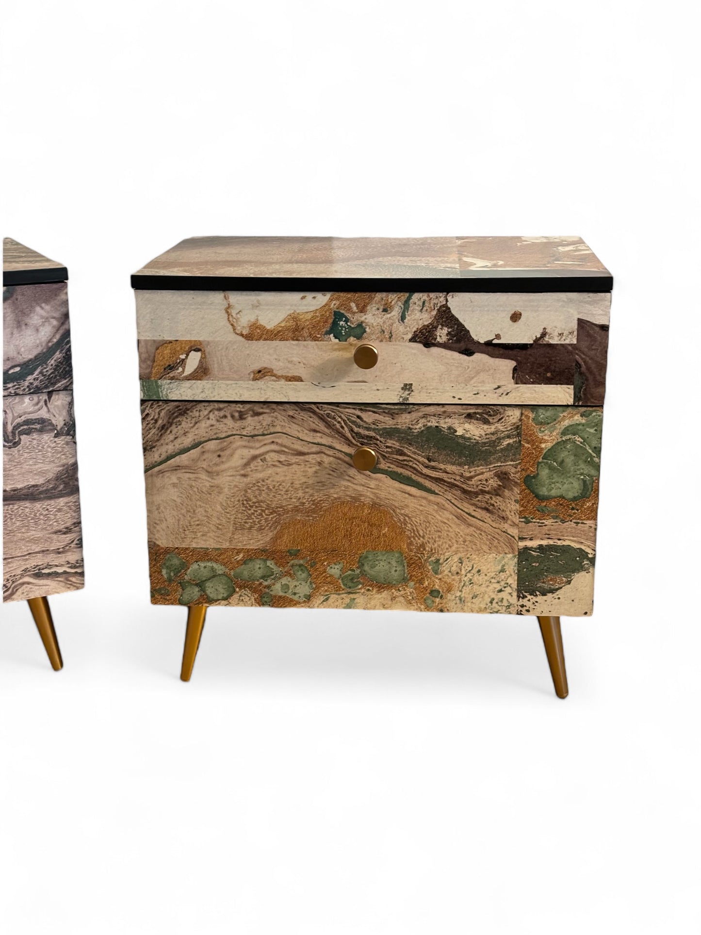 Vintage nachtkastjes bekleed met marmer print | The Vintage Vibe