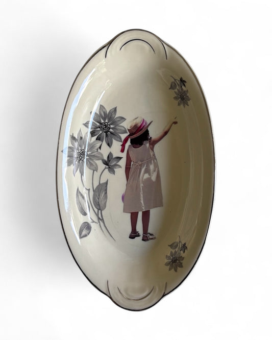 Vintage Wandbord Ovaal Meisje Wijst | The Vintage Vibe