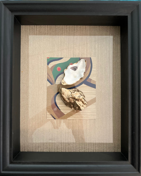 Golden oysters in black frame | The Vintage Vibe