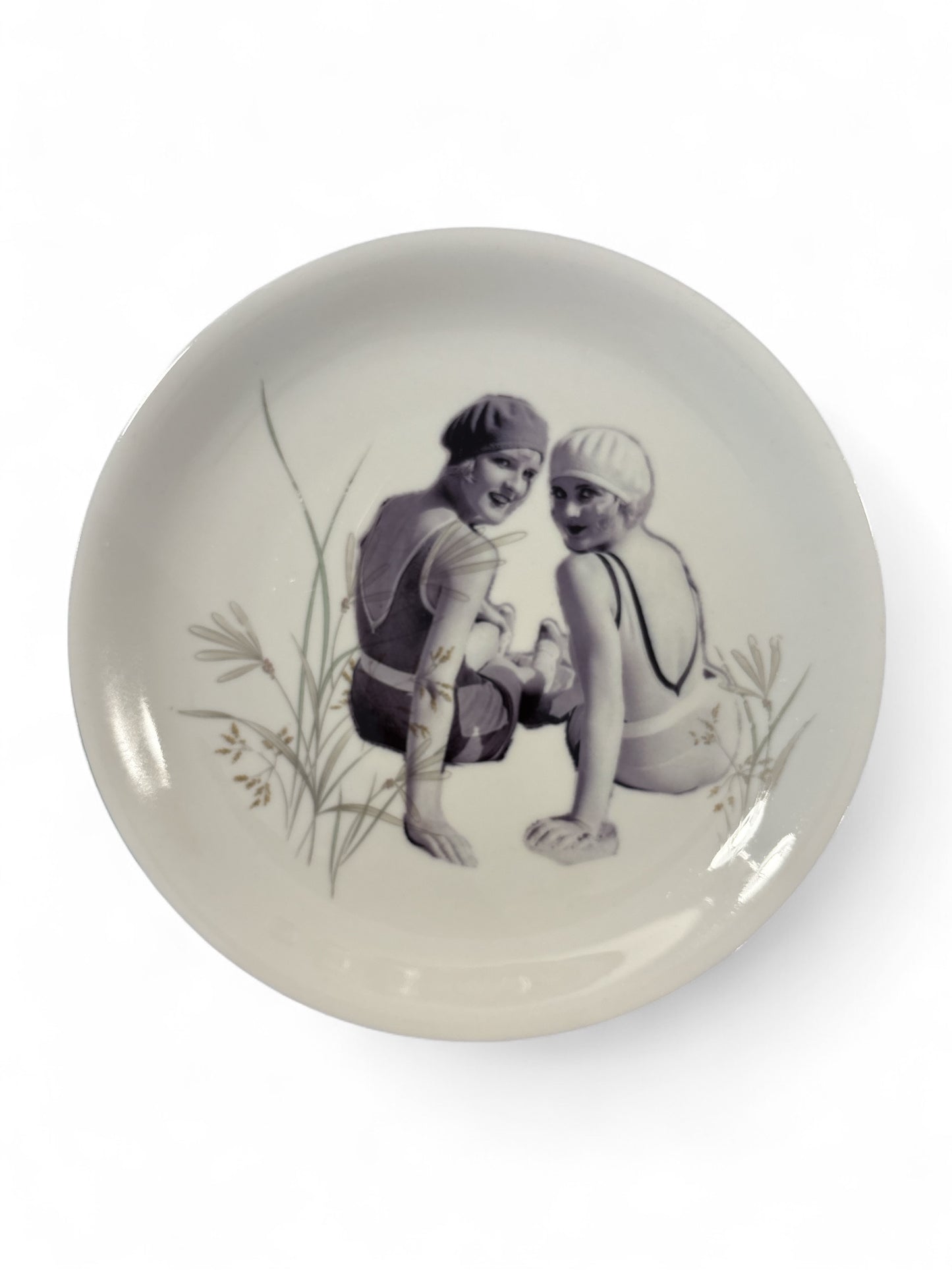 Vintage Wandbord Dames op Strand | The Vintage Vibe